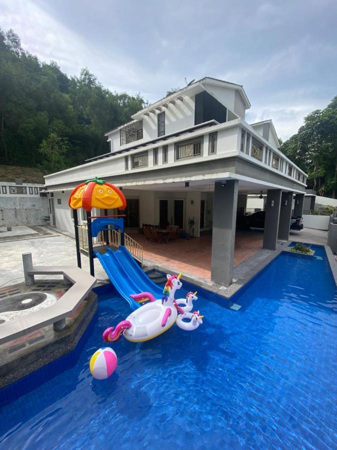 Villa Near Spice Arena 4Br 24Pax With Ktv Pool Table And Kids Swimming Pool Bayan Lepas Exteriör bild